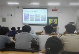 药学院开展 “药苑学霸” 经验分享会