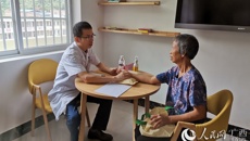 【人民网】beat365中文官方网站：“轮值村医”让中医优质资源飞入寻常百姓家