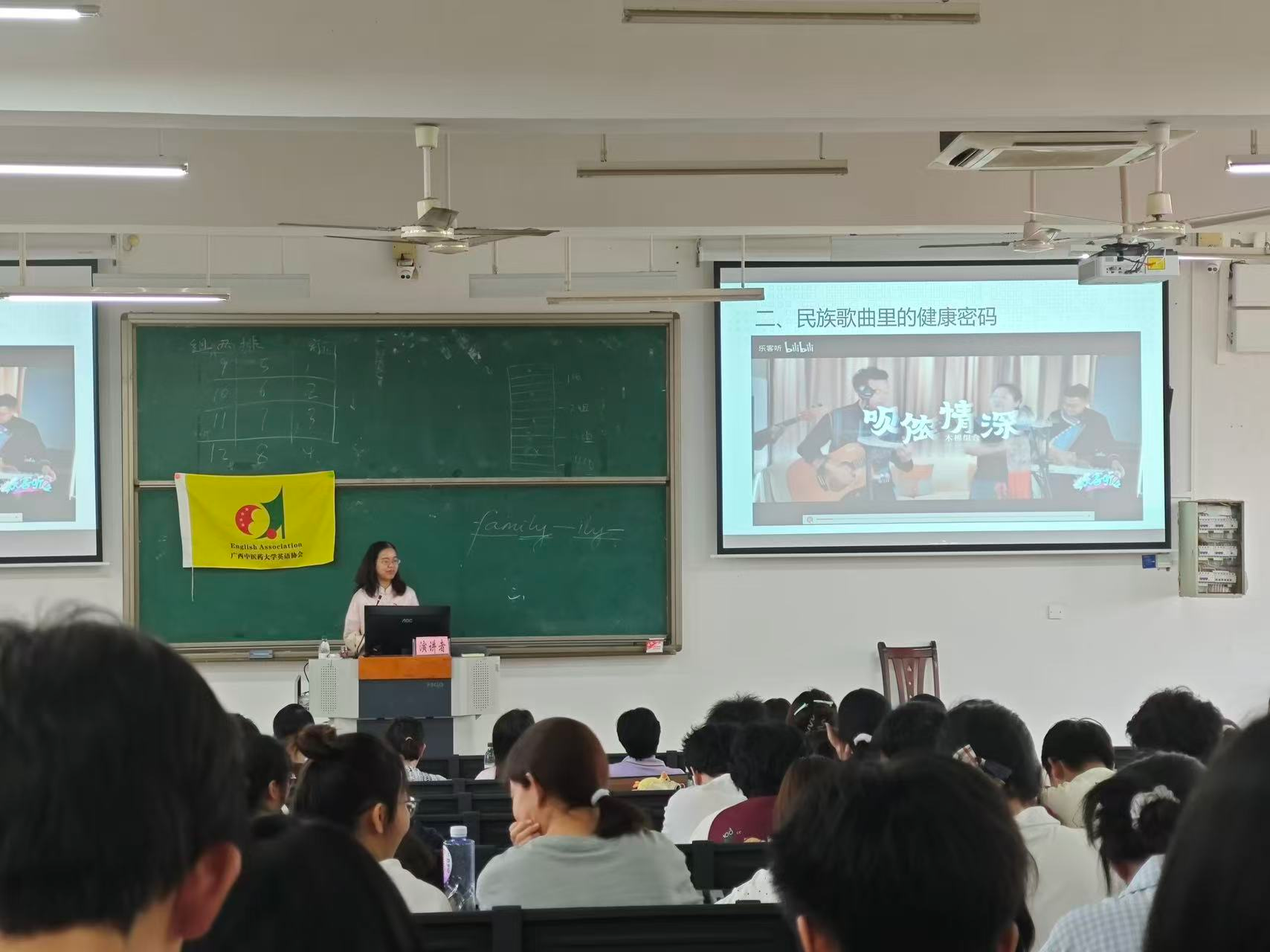 添加图片描述